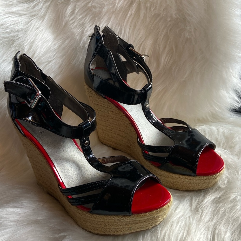 Guess‎ wedge shoes, size 8